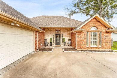 5226 Fairway Cir, Granbury, TX 76049 - photo 4