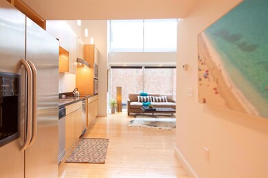 atrium 706 staged 2017 for MLS 3