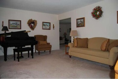 290 Tenby Chase Dr, Delran, NJ 08075 - photo 4