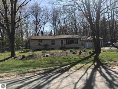 Centrally located Traverse City home. 3 bedrooms 1