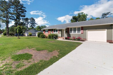 1105 Clifton Rd, Jacksonville, NC 28540 - photo 2