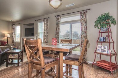 3164 SW Peridot Ave, Redmond, OR 97756 - photo 6