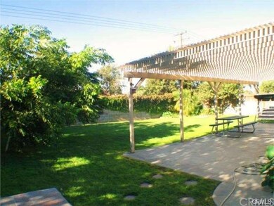 1297 Reyes Hernandez jr Ln, Colton, CA 92324 - photo 4