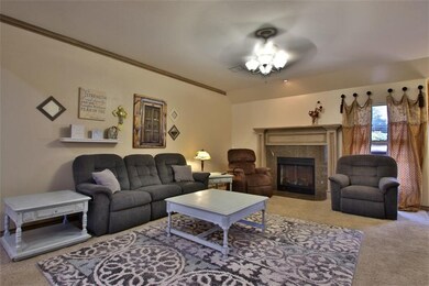 Living room/Fireplace