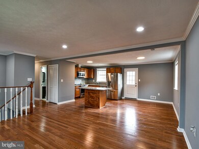 6308 Larwin Dr, Temple Hills, MD 20748 - photo 7