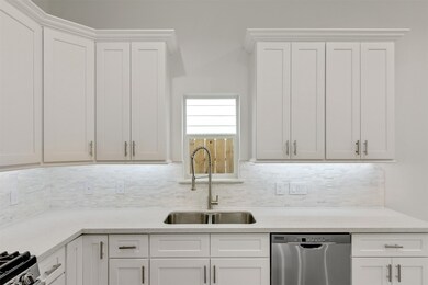 8139 Sunnyhill St, Houston, TX 77088 - photo 2