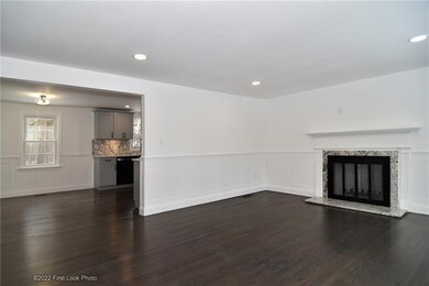 54 Temple Dr, Riverside, RI 02915 - photo 4