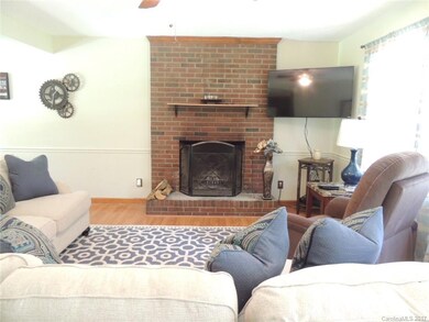 1018 Spring Dr, Gastonia, NC 28052 - photo 4