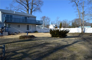 24 Loring Rd unit 2nd fl, Warwick, RI 02889 - photo 2