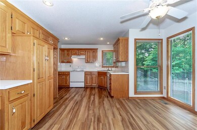 11007 W 70th St, Shawnee, KS 66203 - photo 3