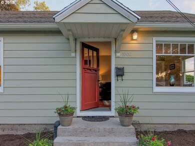 1002 E 6th St, Newberg, OR 97132 - photo 2