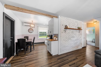 16 Iris Rd, Levittown, PA 19057 - photo 7