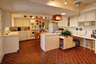 008_Kitchen