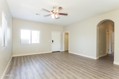 006-photo-living-room-14568040