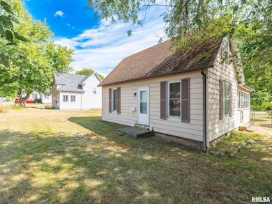 1402 Catherine St, Pekin, IL 61554 - photo 3