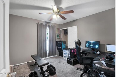 513 W Springhill Terrace, Jacksonville, NC 28546 - photo 3