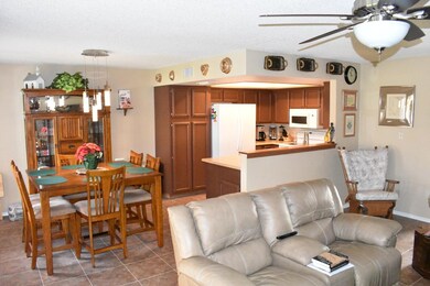 Kitchen/Dining Area