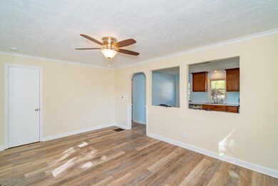 5619 Bradbury Ave L-23