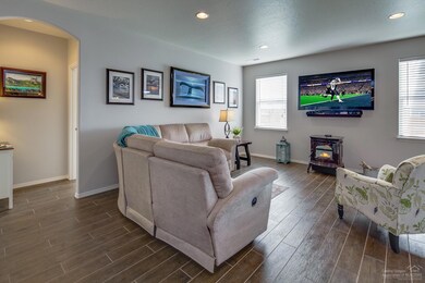 3232 SW Obsidian Ct, Redmond, OR 97756 - photo 3