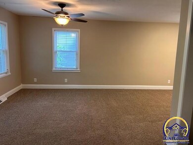2032 SW Randolph Ave, Topeka, KS 66604 - photo 5