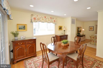 302 Tramore Ct, Sterling, VA 20164 - photo 5