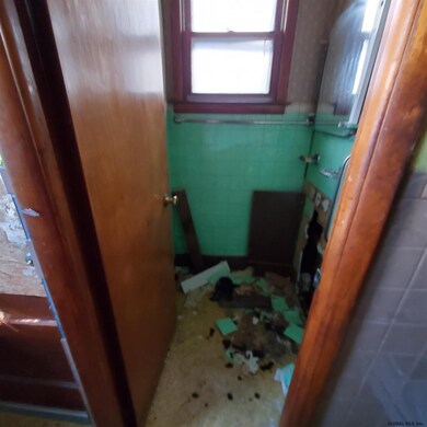 345 Duane Ave, Schenectady, NY 12307 - photo 5