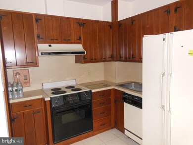 121 E Nicholson Rd, Audubon, NJ 08106 - photo 5