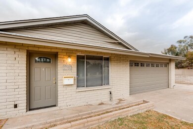 002-15-Exterior Front Entry
