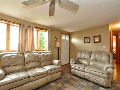 3 Ellen Rd, Woburn, MA 01801 - photo 4