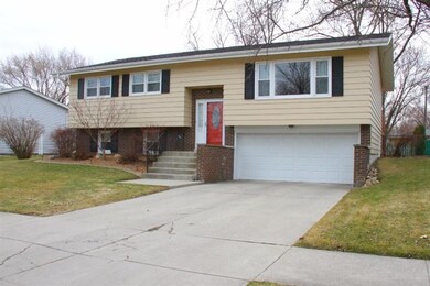 219 Las Olas Dr, Crown Point, IN 46307 - photo 2