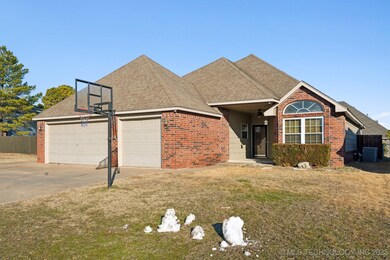 112 E Granger Place, Broken Arrow, OK 74012 - photo 3