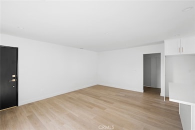 708 E Magnolia Blvd unit D, Burbank, CA 91501 - photo 2