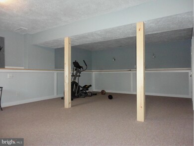 365 Leviticus Dr, Bunker Hill, WV 25413 - photo 5