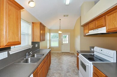 8715 Charity St, Needville, TX 77461 - photo 6