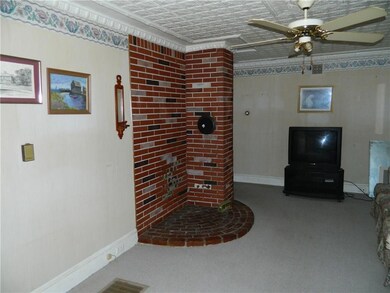 12Llivingroom