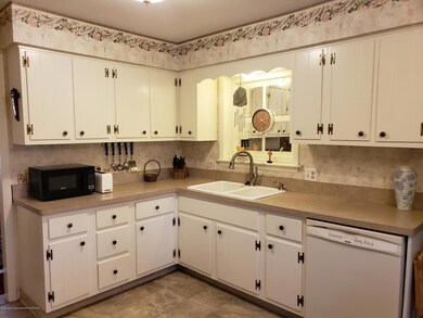 2509 Victor Ave, Lansing, MI 48911 - photo 5