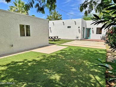 2219 N 25th Place, Phoenix, AZ 85008 - photo 3