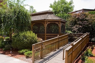 144 Cabot St, Chicopee, MA 01013 - photo 4