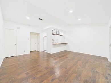 1305 Hollow Creek Dr unit 3, Austin, TX 78704 - photo 4