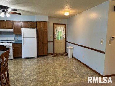 34 Catalina Ct, Jacksonville, IL 62650 - photo 4