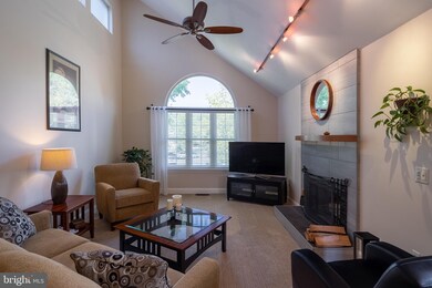 39 Powell Ct, Hightstown, NJ 08520 - photo 5