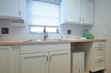 Light and Bright Kitchen