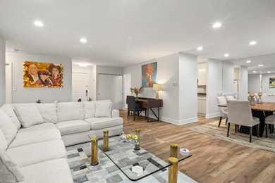 3050 Pheasant Creek Dr unit 305, Northbrook, IL 60062 - photo 2