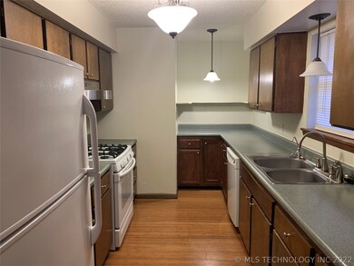 1203 N Kern Ave, Okmulgee, OK 74447 - photo 5