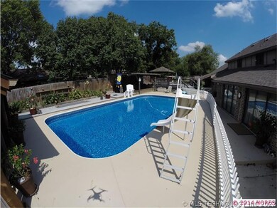 2524 Georgetown Cir, Bartlesville, OK 74006 - photo 2