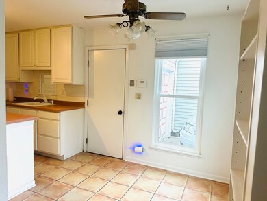 1021 Perry Dr, Algonquin, IL 60102 - photo 2