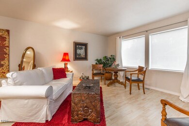 522 SE Neptune Ave, Lincoln City, OR 97367 - photo 6