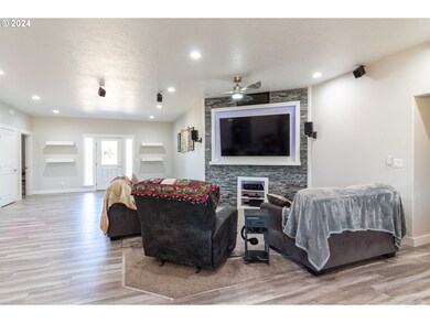 1035 W Gettman Rd, Hermiston, OR 97838 - photo 5