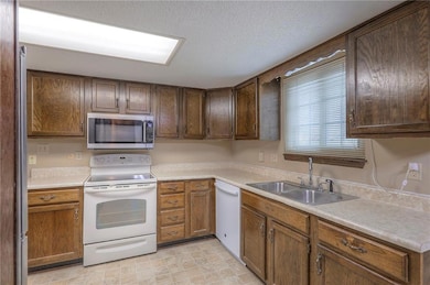 1407 W Stone Blvd, Raymore, MO 64083 - photo 5