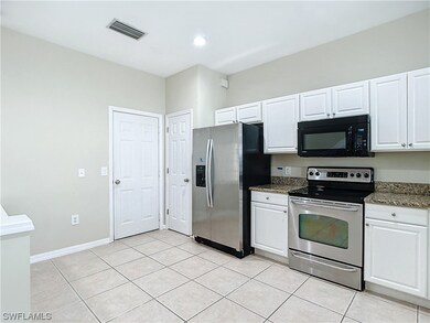 1013 Hampton Cir unit 127, Naples, FL 34105 - photo 6